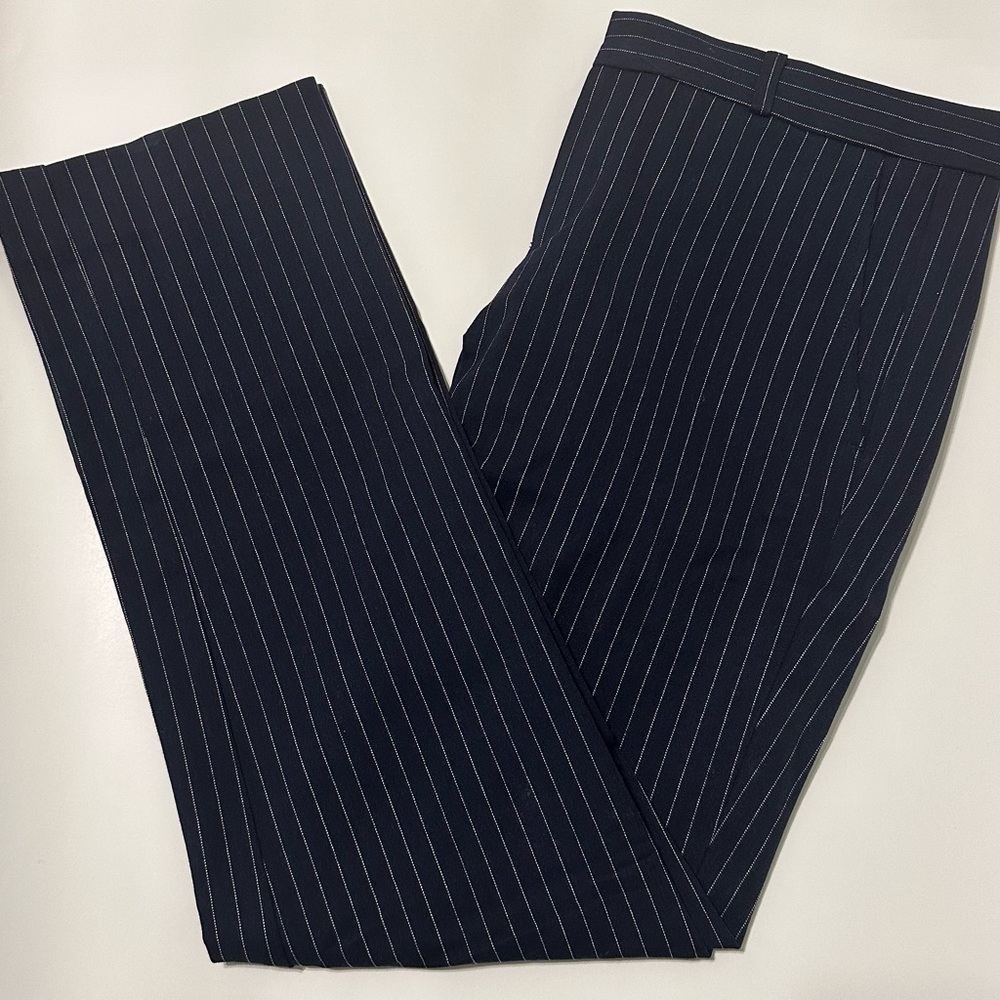 Grayson Pants slim with tapered ankle length style rest for the fall season